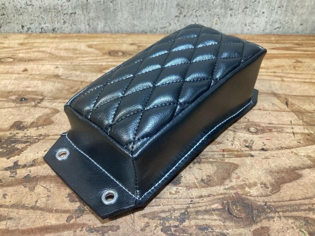 ピリオンパッド 光沢BK ダイア ハーレー トライアンフ チョッパー 送料